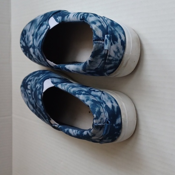 4/$30 Blue Tie-Dye Shoes - Size 10 (Women) - Run a little small - Picture 3 of 5